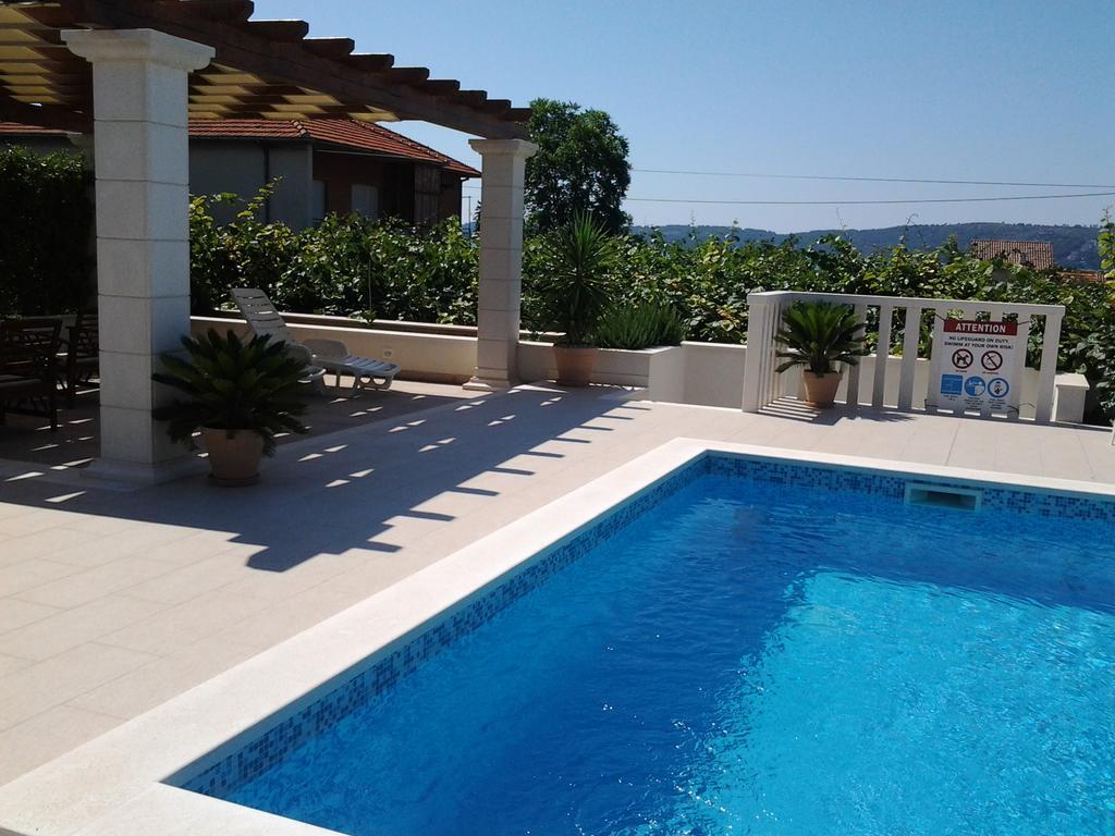 Apartments Zulim Trogir Exterior photo