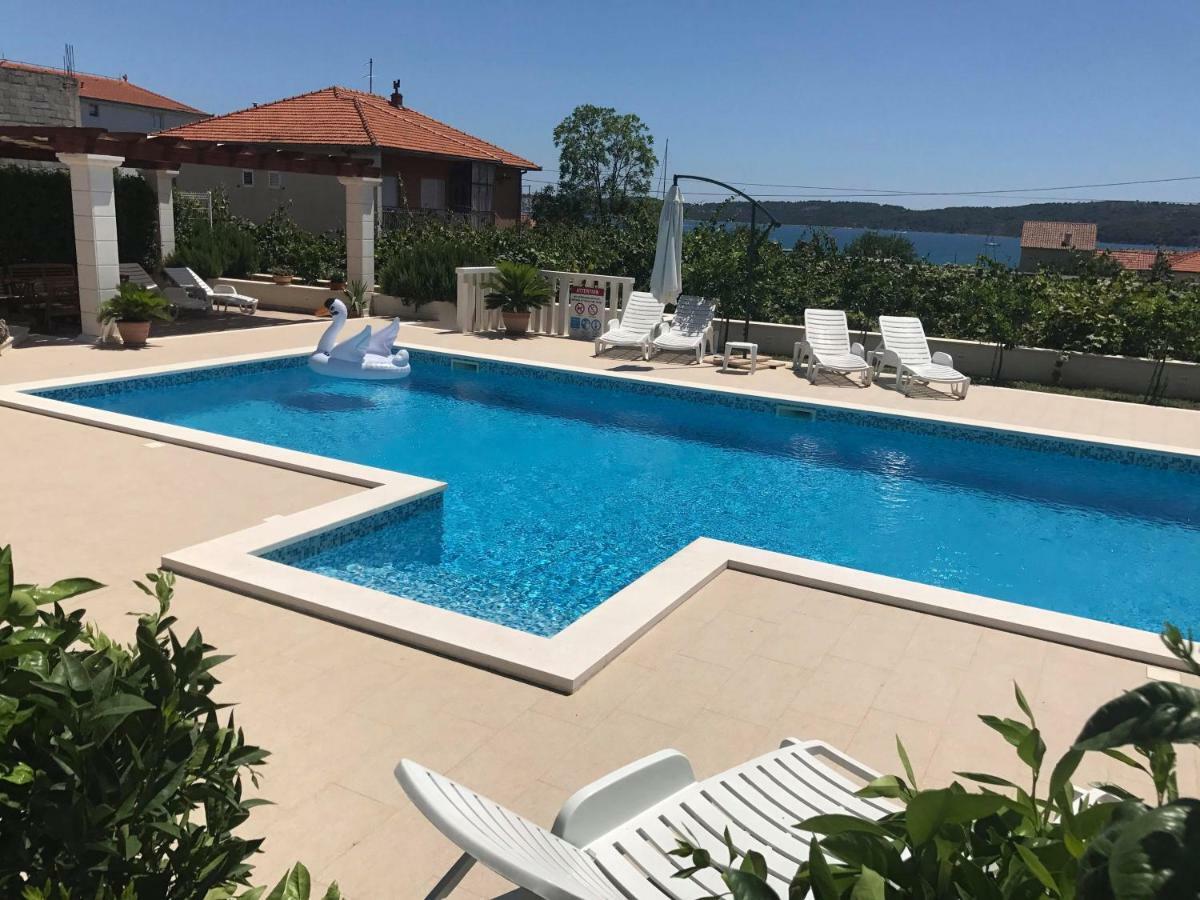 Apartments Zulim Trogir Exterior photo